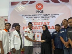 Kembalikan Formulir Pendaftaran, Giona Nur Alam Berharap Wakilnya Juga Kader PKS