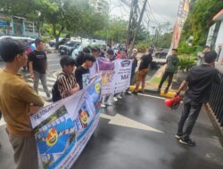 Gelar Demonstrasi, Ampuh Sultra Minta BNPB RI Tinjau Huntap di Konut Yang Dibangun Asal-asalan