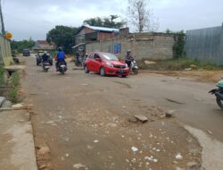 Jalan Kelurahan Punggolaka Rusak dan Berlubang, Warga Ungkap Korban Berjatuhan