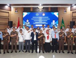 Tingkatkan Pelayanan Hukum, Kejati Sultra dan KPU Sultra Teken MOU
