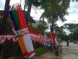 Penjual Bendera dan Umbul-Umbul Mulai Marak di Kota Kendari Menjelang Hari Kemerdekaan RI