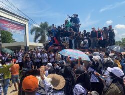 Sidang Perdana Supriyani di PN Andoolo Konsel, Dipadati Ribuan Guru yang Melakukan Aksi Damai