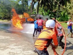 Mobil Minibus Bawa Jerigen Berisi BBM Terbakar di SPBU Pattowonua Kolaka Utara
