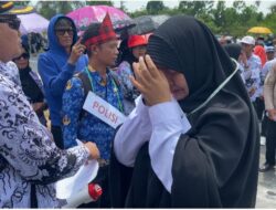Penuh Haru, Aksi Teatrikal dan Pembacaan Puisi Untuk Supryani Dihadirkan di PN Andoolo