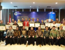 Kanwil Sultra Berikan Piagam Penghargaan kepada Kantor Pertanahan di Daerah