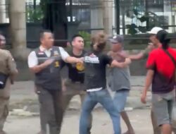 Viral Video Satpol PP Keroyok Penjual Kerupuk di Kendari Secara Brutal