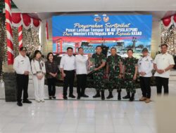 Komitmen Selesaikan Persoalan Aset TNI, Menteri Nusron Serahkan Sertipikat Tanah untuk Puslatpur TNI AD Terluas se-Asia