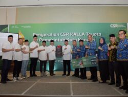 Kalla Toyota Serahkan Bantuan CSR 1 Unit Mobil Damkar ke Pemkot Kendari