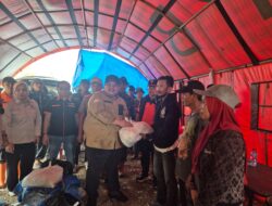 F-PRB Sultra Salurkan 500 Paket dan 20 Tenda Pengungsi Kepada Warga Konut Yang Terdampak Banjir