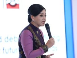 OJK Ungkap Penyebab Pekerja Migran Makin Miskin