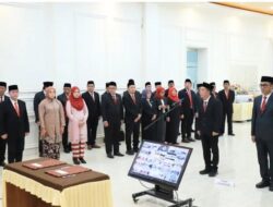 Pelantikan dan Pengambilan Sumpah Pejabat Administrator
