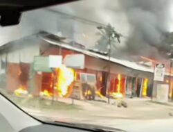 Sejumlah Kios di Kendari Terbakar