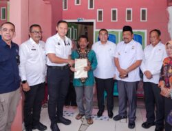Bersama Menko AHY Serahkan Sertipikat Tanah untuk Rakyat di Bengkulu, Wamen Ossy  Apresiasi Peran Pemerintah Daerah