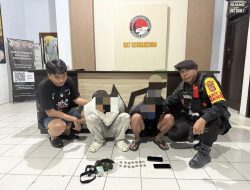 Polisi Ringkus Dua Pelajar Bawa Belasan Paket Tembakau Gorila di Kendari