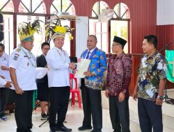 Menteri Nusron Serahkan Sertipikat di Papua: Era Presiden Prabowo Semua Tempat Ibadah Harus Disertipikatkan Tanpa Pengecualian