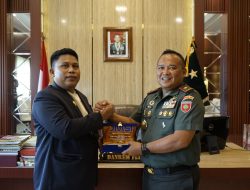 Danrem 143/HO Dapat Penghargaan JMSI Sultra sebagai Tokoh Penjaga Kedaulatan dan Mitra Kestabilan Informasi