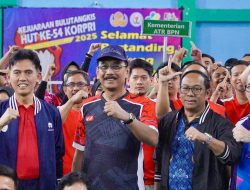 Sekjen ATR/BPN Ikuti Laga Eksibisi Pembukaan Bulutangkis HUT ke-54 KORPRI