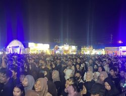 Ribuan Masyarakat Meriahkan Konser Siti Badriah di HUT Konsel ke-23