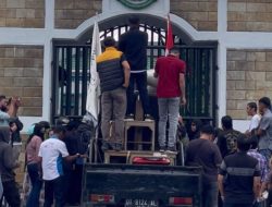 Puluhan Massa Demo Kejati Sultra, Pertanyakan Kasus Korupsi yang Menyeret Bupati Bombana Burhanudin