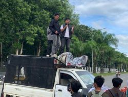 Aksi Jilid Dua di Polda Sultra, Masa Aksi Desak Periksa Oknum Polisi Diduga Terlibat Aktivitas BBM Ilegal di SPBUN Lapulu