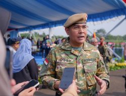 Penutupan Latsarmil Komcad Gelombang I 2026, Wamen Ossy Sebut Latsarmil Perkuat Karakter dan Integritas ASN