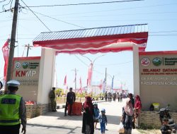 HUT RI ke-81, Menteri KKP Bersama OJK Resmikan Soft Launching Ekosistem Keuangan Inklusif di Kampung Nelayan Merah Putih Konawe