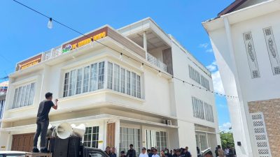 Puluhan Massa Kepung Kantor PT Swarna Dwipa Property, Soroti Dugaan Penyerobotan Lahan Warga di Kendari