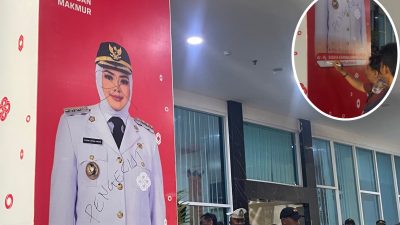 Puluhan Mahasiswa Demo di Kantor Wali Kota Kendari, Baliho Wali Kota Siska Dicoret “Pengecut dan Duta Pusing”