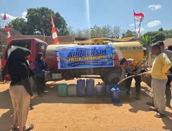 Kemarau Melanda, Polsek Lantari Jaya Bergerak Salurkan Air Bersih untuk Warga