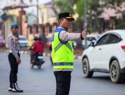Implementasikan Quick Wins Kapolri, Wakapolda Sultra Turun Langsung Atur Lalu Lintas